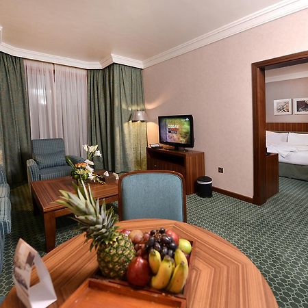 City Seasons Al Hamra Hotel Abu Dhabi Eksteriør billede