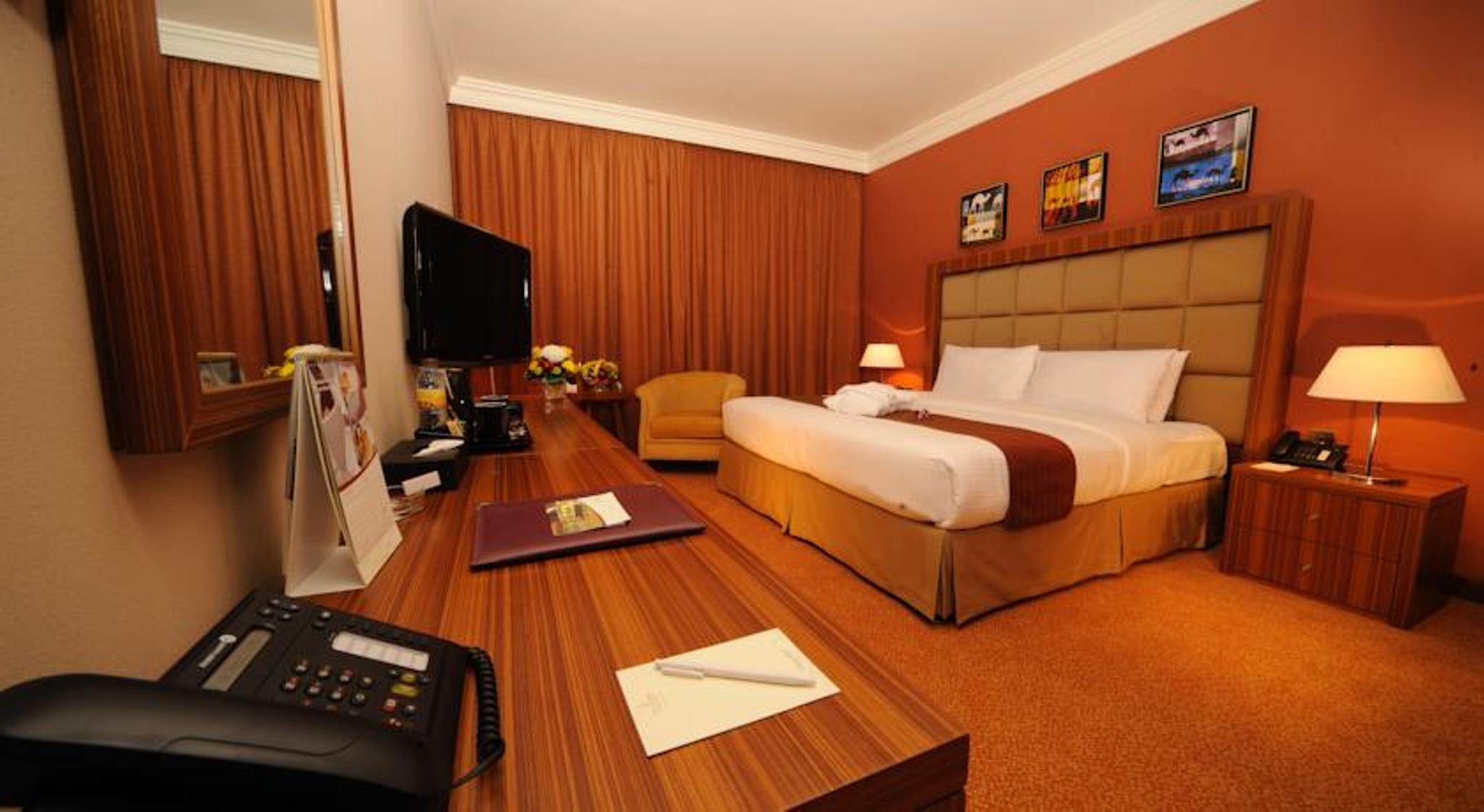 City Seasons Al Hamra Hotel Abu Dhabi Eksteriør billede