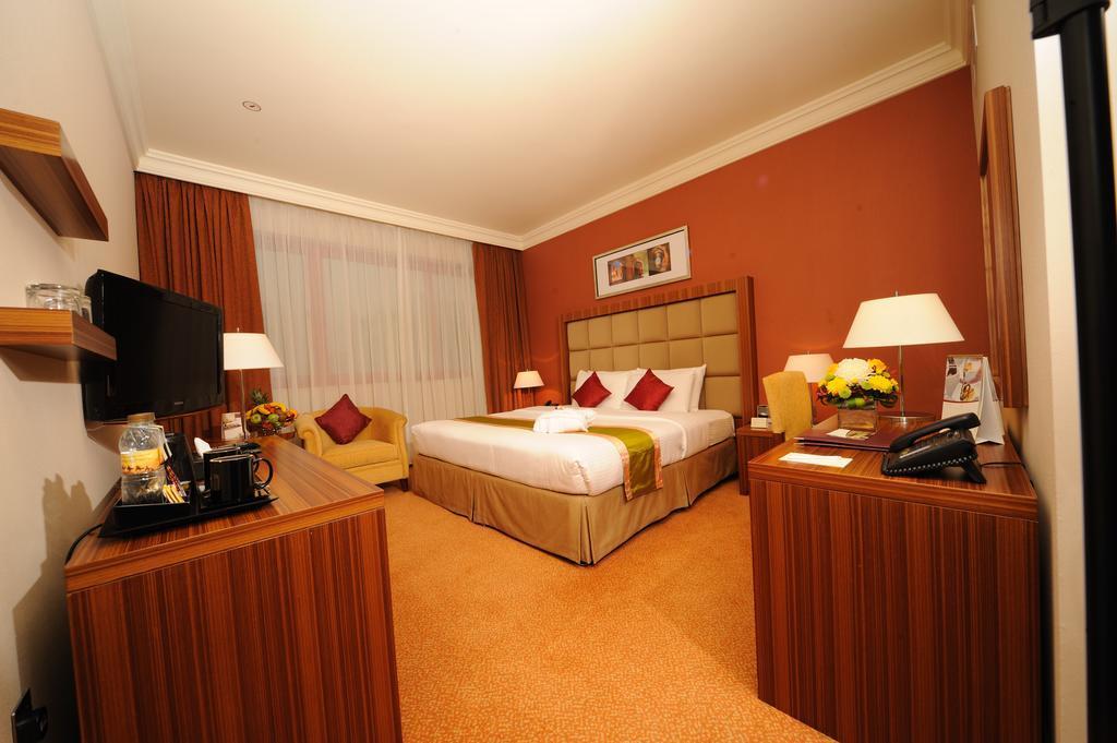 City Seasons Al Hamra Hotel Abu Dhabi Eksteriør billede