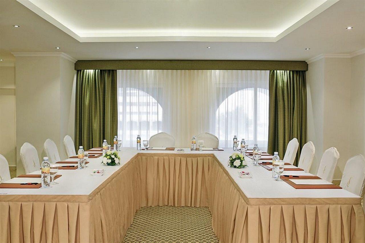 City Seasons Al Hamra Hotel Abu Dhabi Eksteriør billede