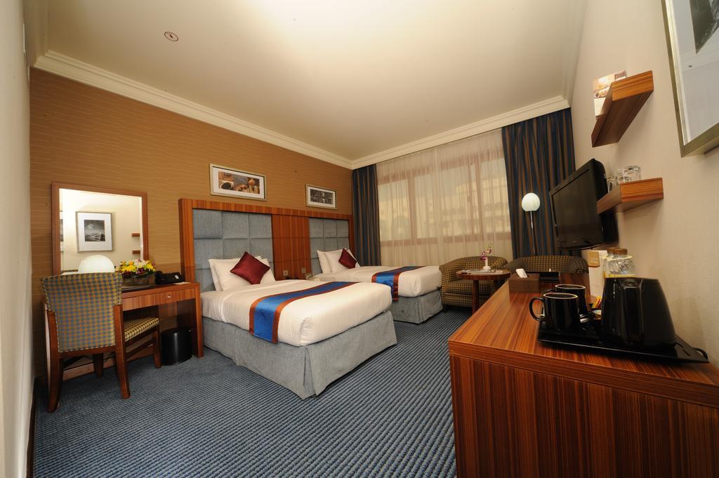 City Seasons Al Hamra Hotel Abu Dhabi Eksteriør billede
