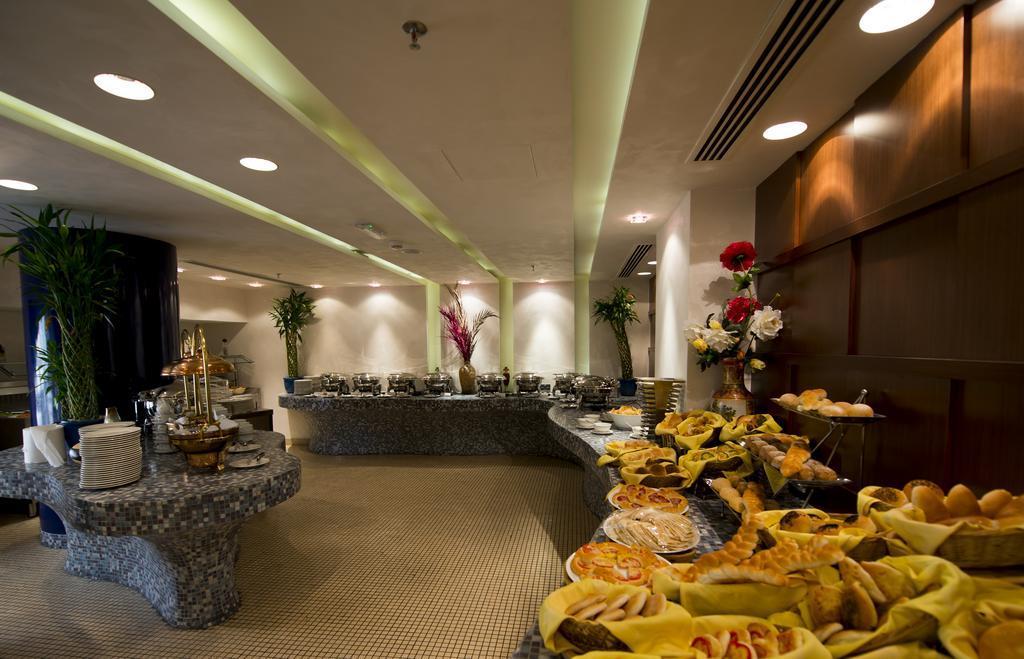 City Seasons Al Hamra Hotel Abu Dhabi Eksteriør billede