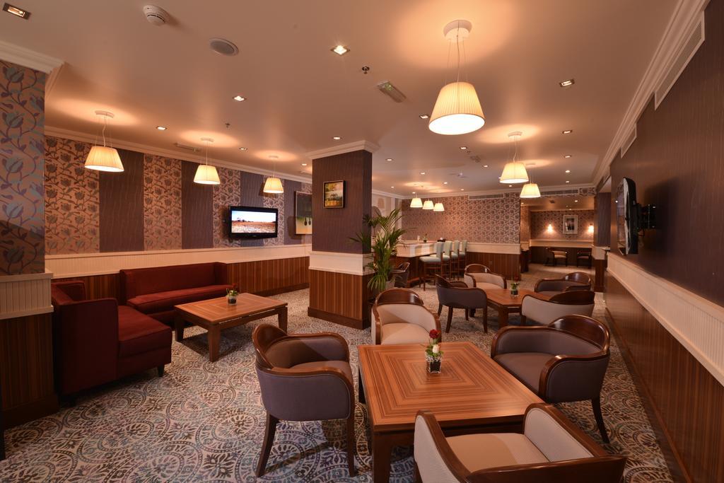 City Seasons Al Hamra Hotel Abu Dhabi Eksteriør billede