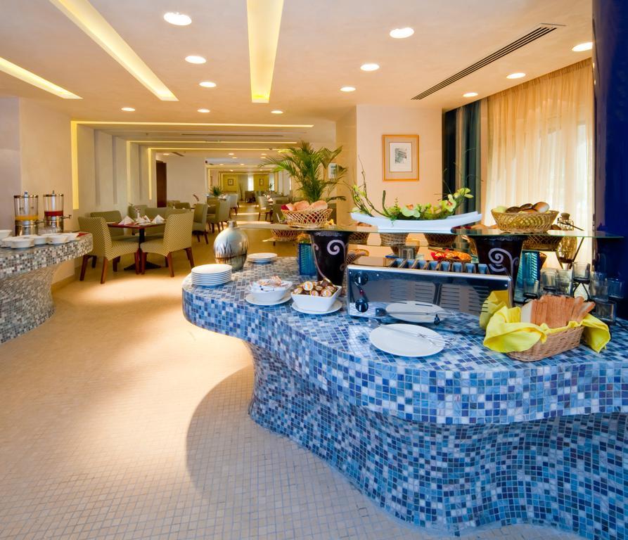 City Seasons Al Hamra Hotel Abu Dhabi Eksteriør billede