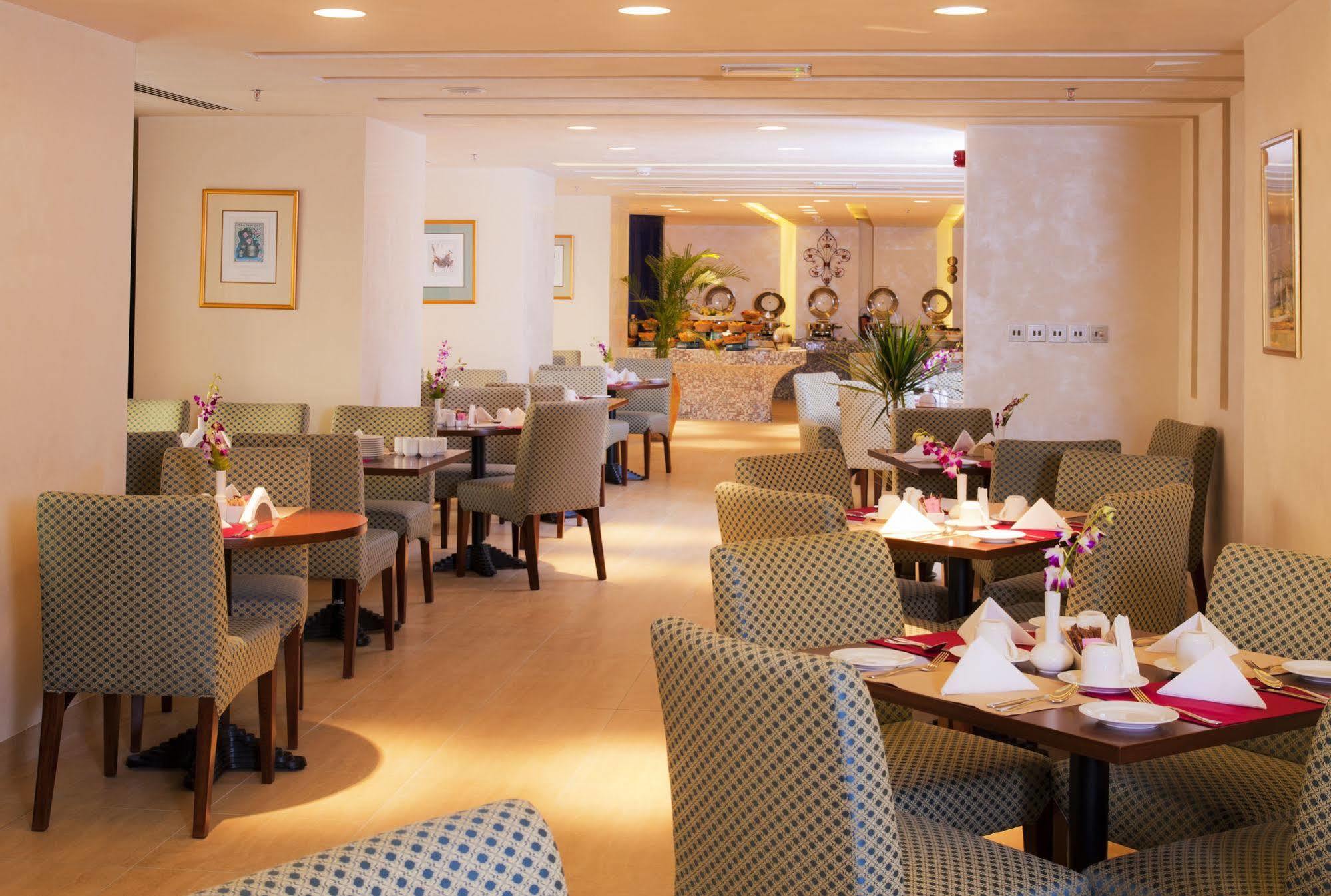 City Seasons Al Hamra Hotel Abu Dhabi Restaurant billede