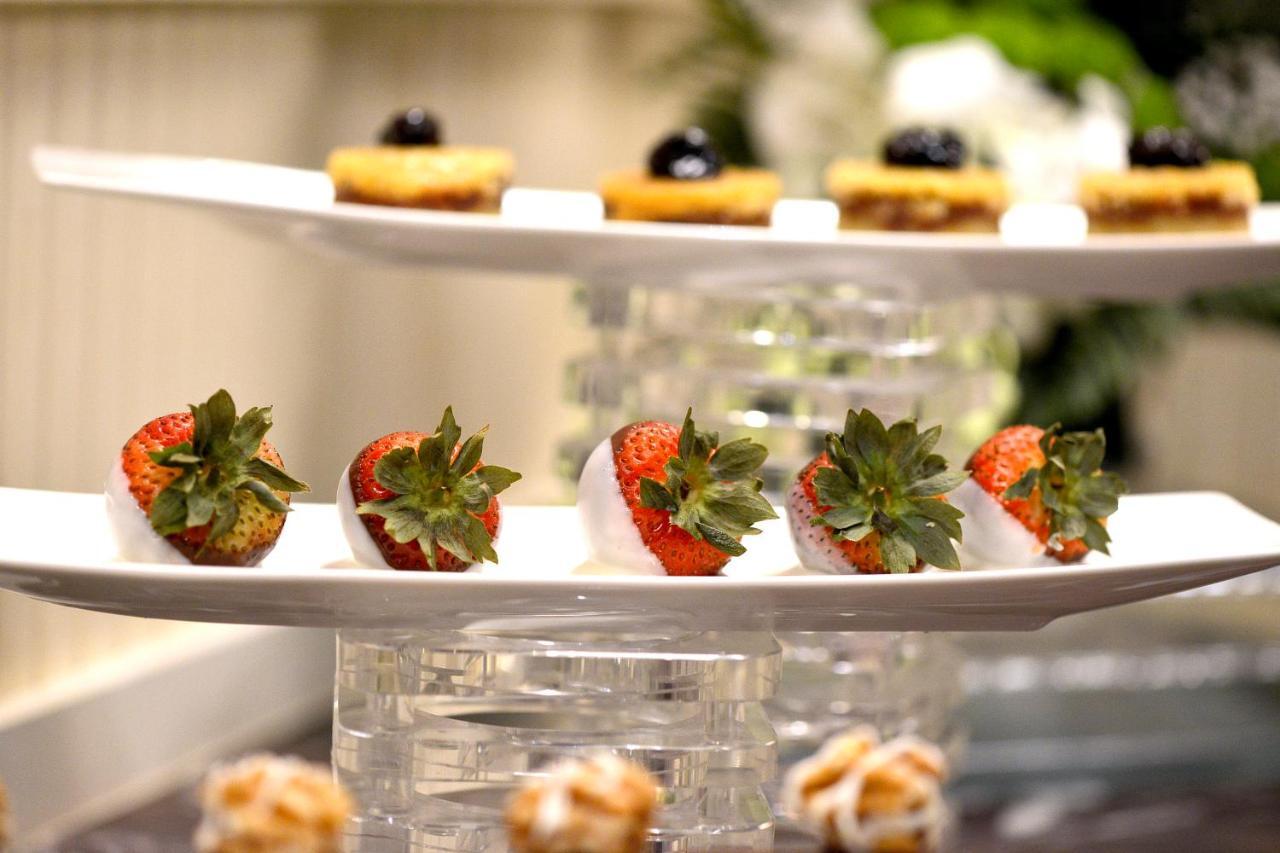 City Seasons Al Hamra Hotel Abu Dhabi Eksteriør billede